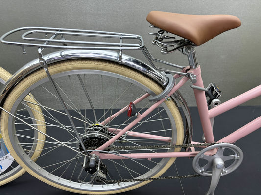 Sleek City Commuter Bicycles With Flat Handlebars Pink 6 Speed Bike