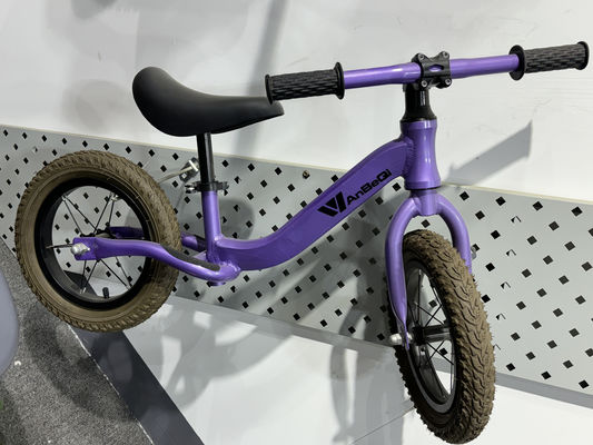 No Brake 2 Wheel Style Childrens Balance Bikes Magnesium Alloy Frame
